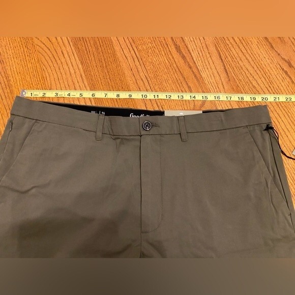 NWT GoodFellow Men’s Army Green Bermuda Tech Shorts - Picture 9 of 11